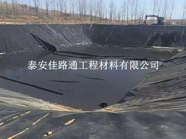 提升水產(chǎn)養(yǎng)殖防滲膜施工效率的策略 提升水產(chǎn)養(yǎng)殖防滲膜施工效率的策略