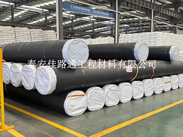 蓄水池防滲膜池底固定不松動(dòng)！5 個(gè)技巧讓膜材牢牢 “扎根”